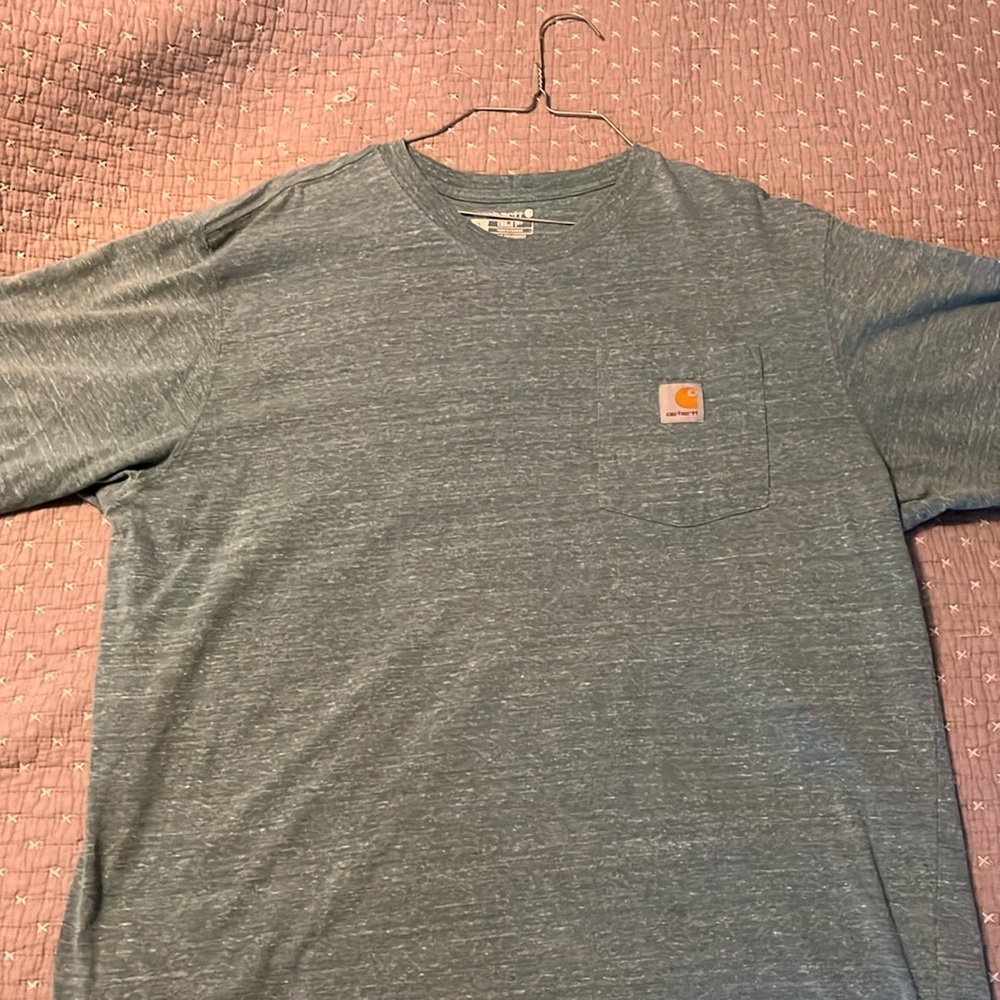 3 large Carhartt men’s tee shirts